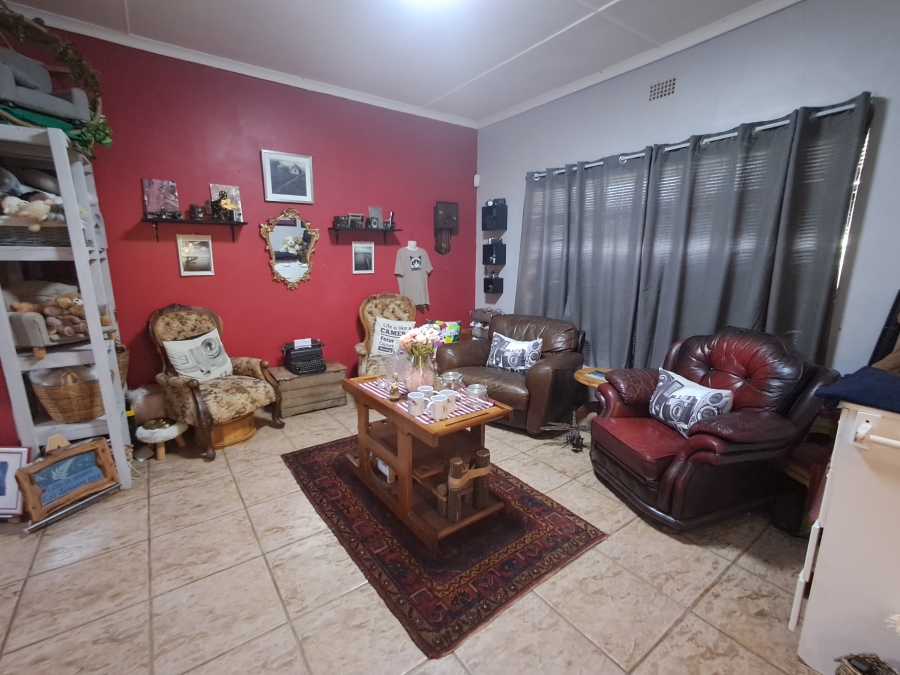 4 Bedroom Property for Sale in Van Riebeeck Hoogte Eastern Cape